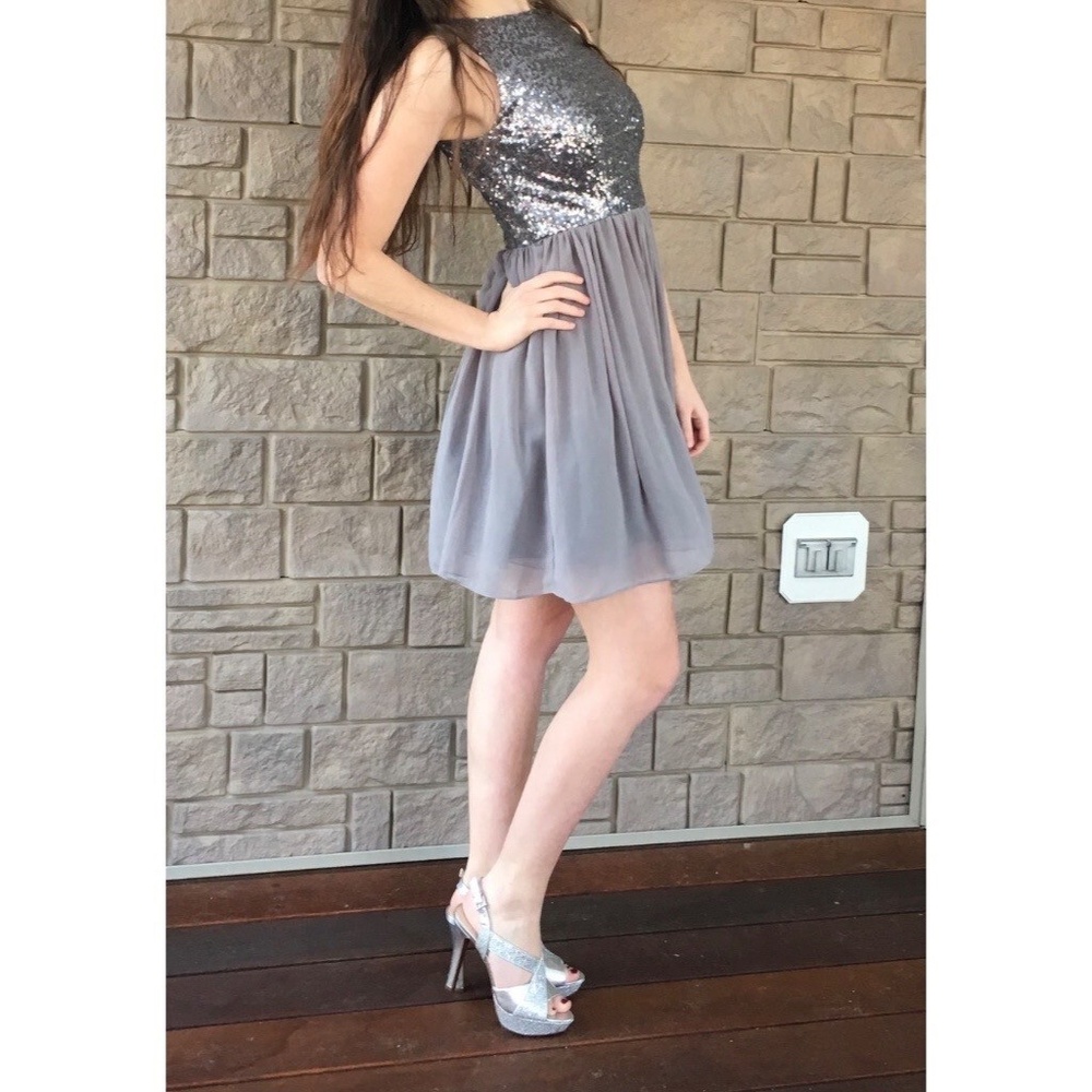BB Dakota Silver Sequin, Grey Chiffon Cocktail or Semi Formal Dress Size 0